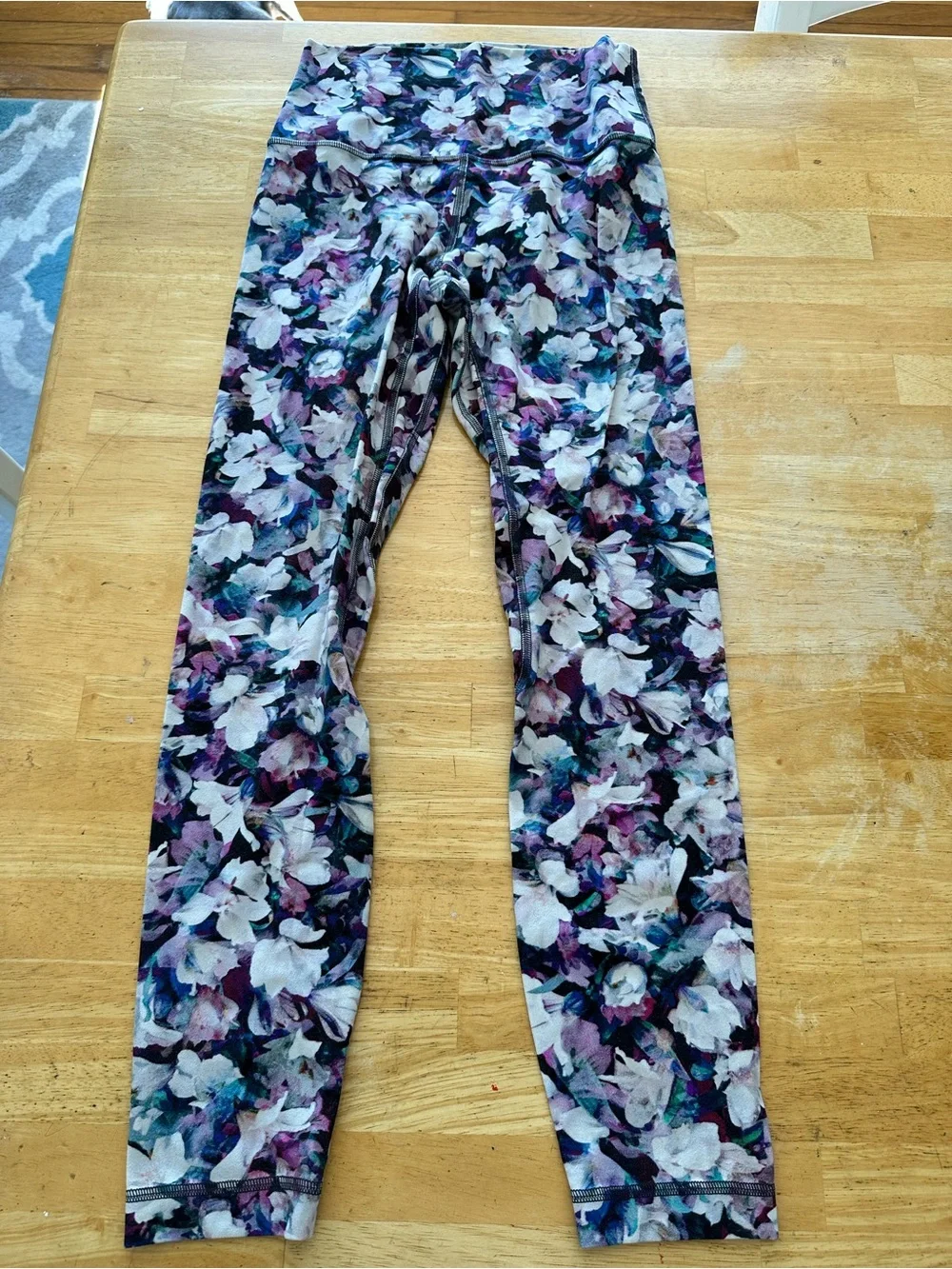 Lululemon leggings size 4